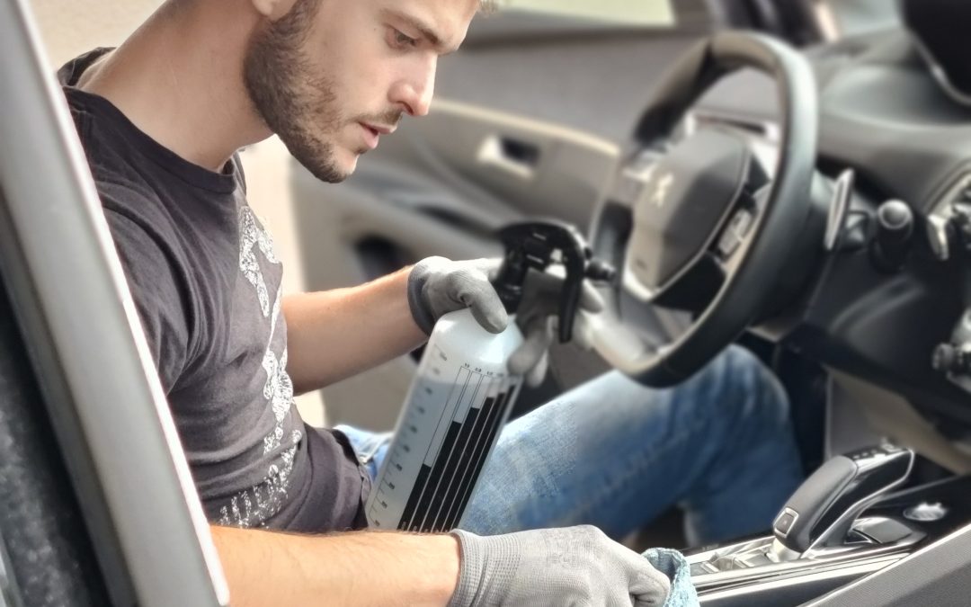 Nettoyer l’intérieur d’une voiture